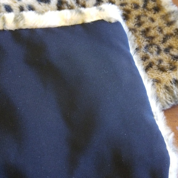 FAUX FUR ๐ NECK WRAP - Picture 6 of 7
